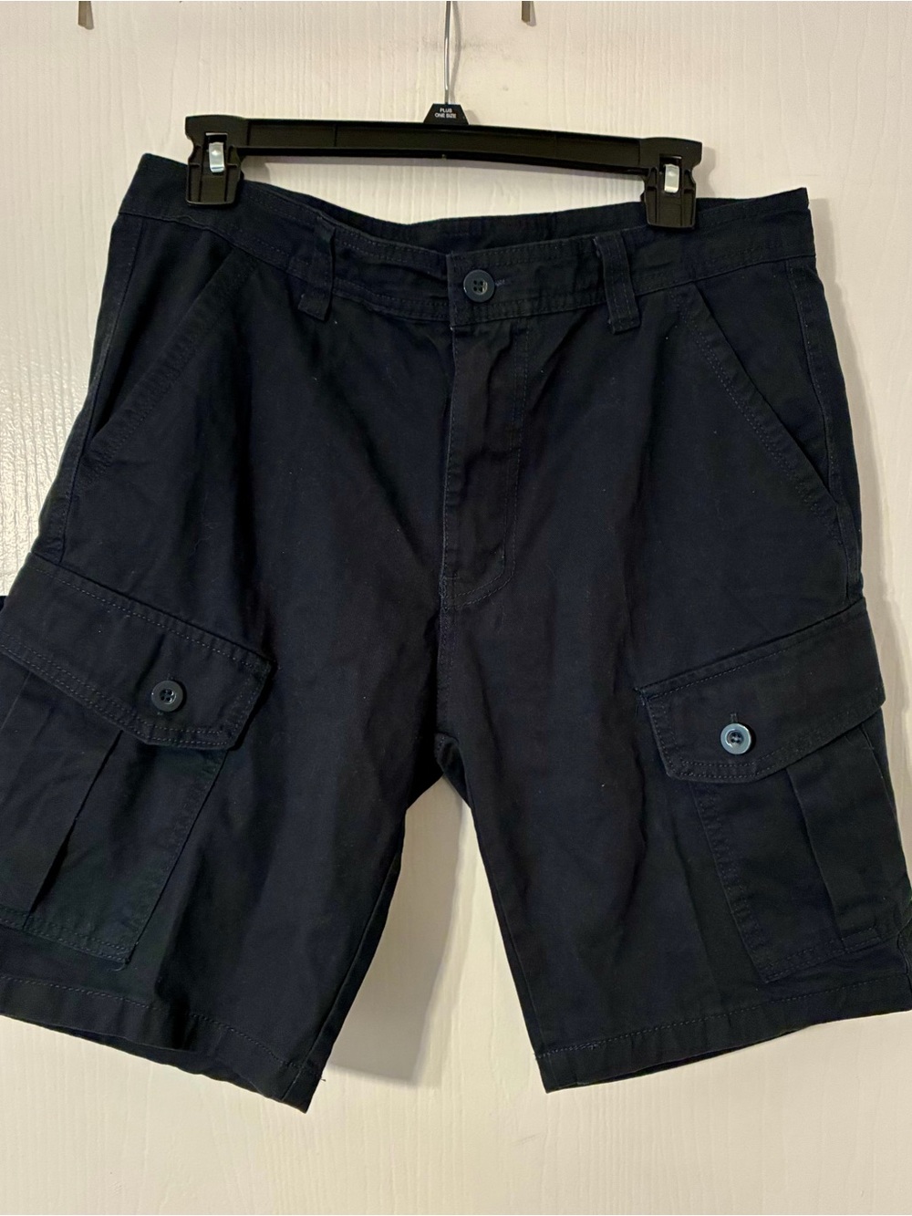 Men's Navy Cargo Shorts size 30” waist 8” inseam